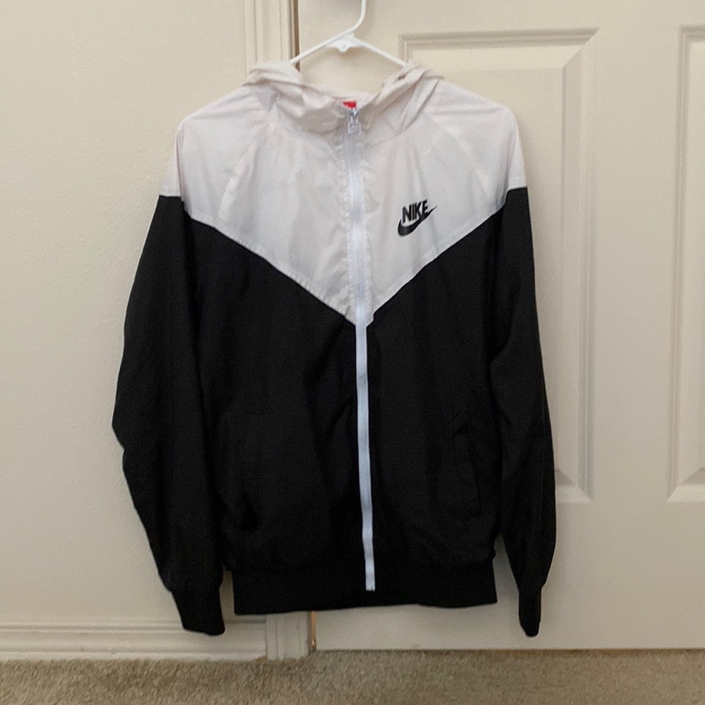 XL Nike Windbreaker Black and White